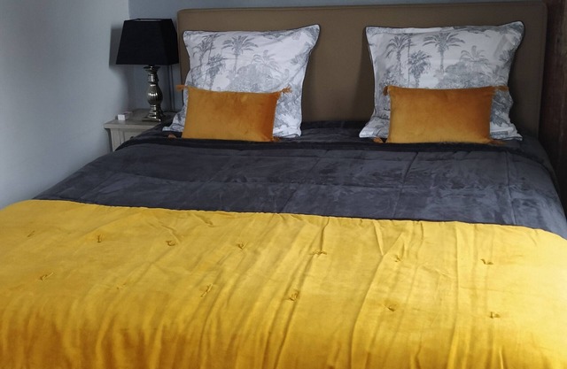 1 Bedroom Apartment in Ã‰couen