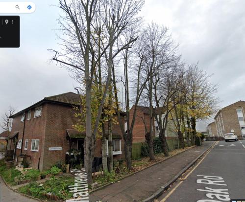 1 bedroom maisonette in a leafy suburb of London