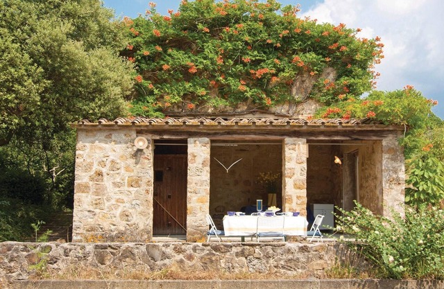 1 bedroom nice home in La Leccia (PI)