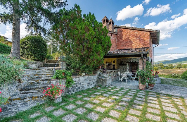 1 bedroom nice home in Arezzo -AR-