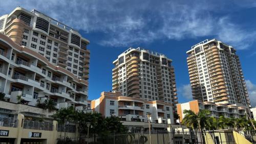1-bedroom One Woodbrook Place Apartment!