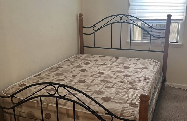 1 bedroom shared space with 2 other tenants in a 3 bedroom single family.