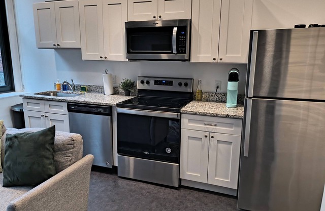 1 BR Apt Urban Oasis - Steps from Point State Park
