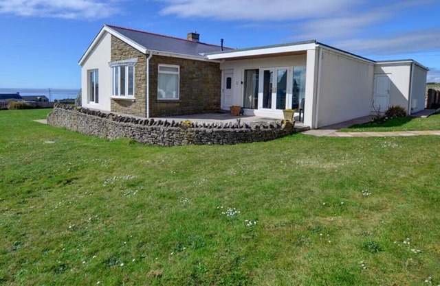 1 Little West Bungalows