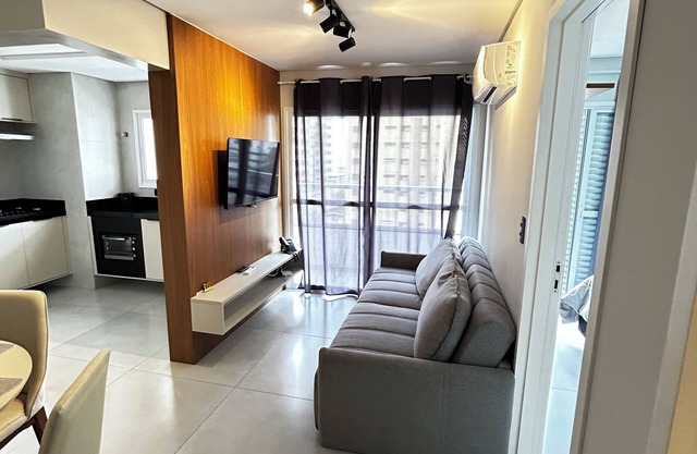 1 min from the beach with pool, air conditioning, pet and kids area. Gym/games room