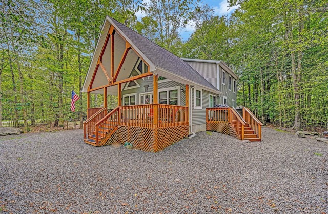 1 Mi to Beach: Pocono Lake Chalet w/Decks