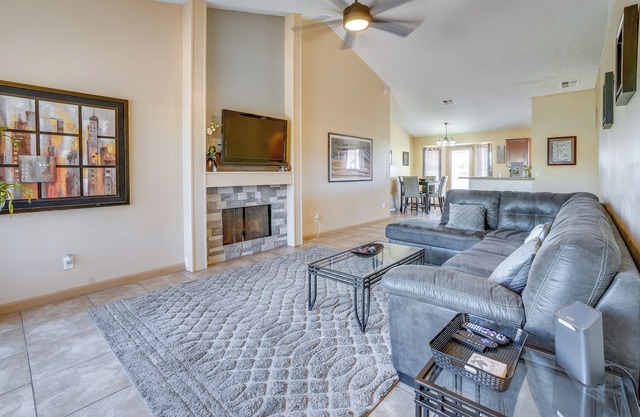 < 1 Mi to Camelback Ranch: Phoenix Home w/Pool