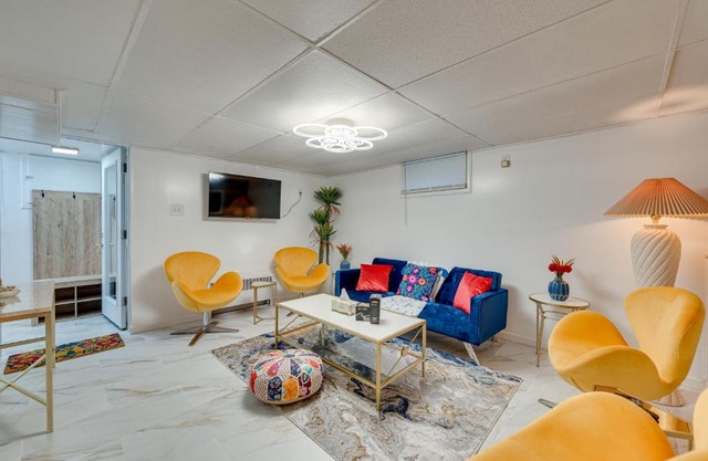 1 Mi to Downtown Salem Vacation Rental!