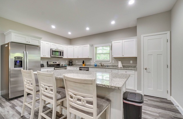 1 Mi to Dtwn Crossville: Spacious Home w/Patio!