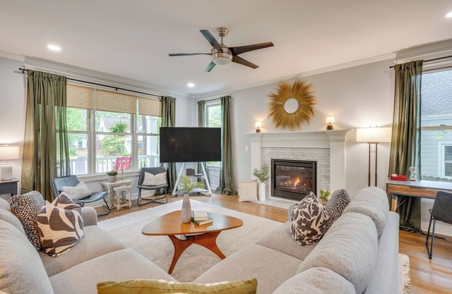 1 Mi to Dtwn: Upscale Retreat in Durham!