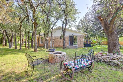 1 Mi to Lake Whitney Morgan Home with Deck!