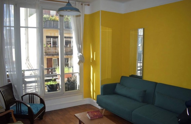 1 min from the metro, ideal for exploring Paris with the family or on business trips!