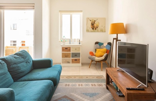 1 Room in a Modern Apartment