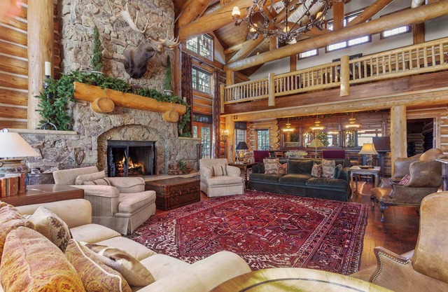 10,000 Sq. Ft. Cabin with Private Ski-In/Ski-Out Access, Hot Tub, and Sauna