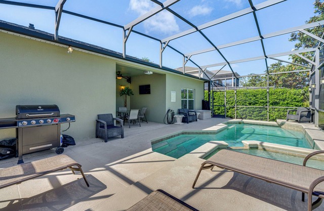 10 Mi to Disney: Family Home w/Game Room!