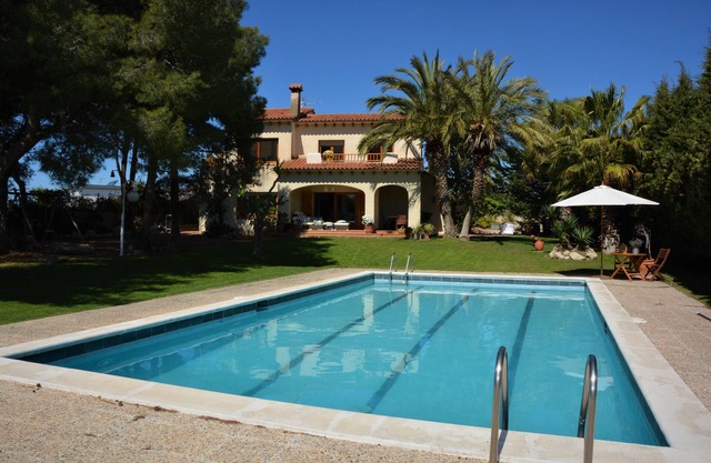 10 min./car from Sitges. Villa Colibri. 12 minutes walk from Beaches/Center