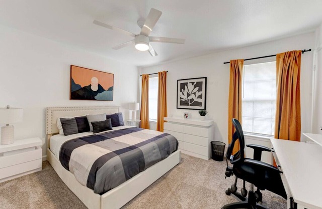 10 mins to Domain two Bedroom