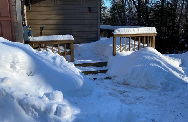 10 Minutes to Mt Snow, Chimney Hill ski home! Cozy Family home