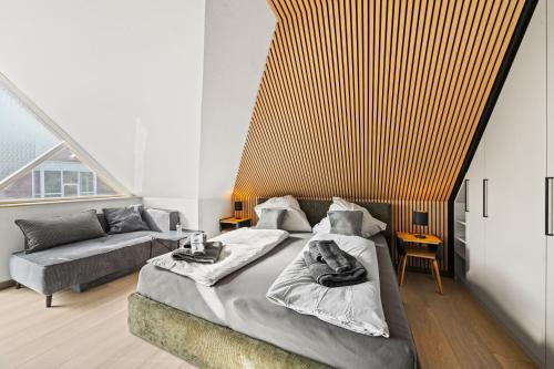 10 Rooms City Apartments