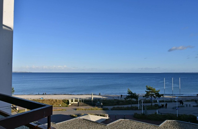 100% lake view directly on the spa promenade!