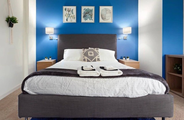 100 Year-Old Historic Brick 2BR Loft High Ceiling6