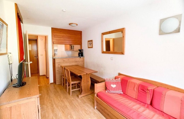 100m from ski slopes, 4th floor, balcony, tv, ski locker, 36m², Tignes