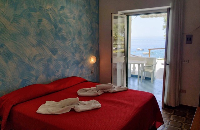 100mt from the beach, 3 bedrooms and 3 bathrooms, terrace, garden and parking.