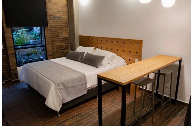 103 Circular flats 500Mb, AC, 2 cw and cafeteria