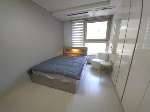 11 Gangnam j house with city view 1min from subway station
