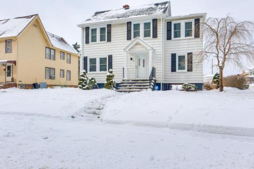 11 Mi to Dtwn Cleveland Family Home with Yard