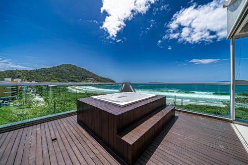 110 - Cobertura com vista panorâmica em 4 ilhas