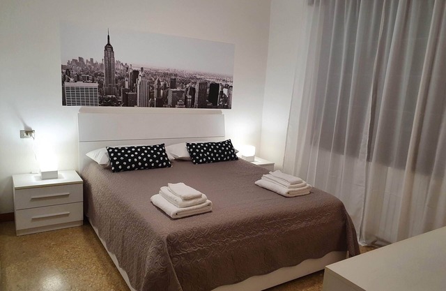 12 minutes from Venice with parking