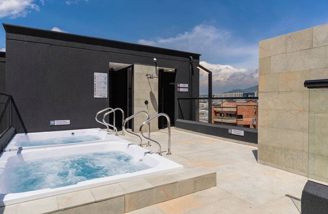 14th floor Work-Life Balance in Poblado+Jacuzzi