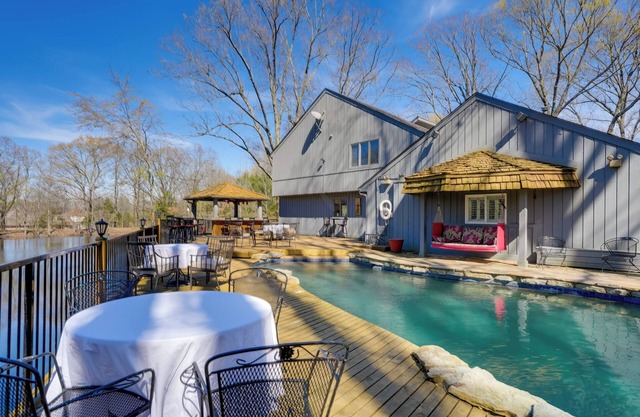 15 Mi to University of Memphis: Getaway w/Games