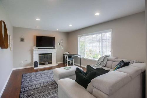 15 Min from Torrey Pines State Beach and Golf