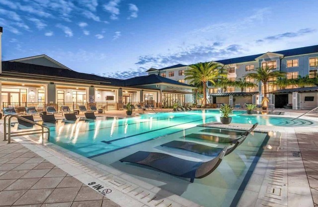 15 Min to Parks,Pet-Friendly, King Bed & Amenities