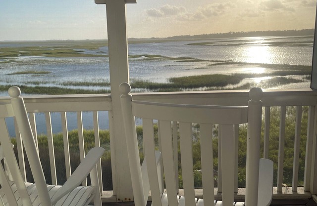 15 Quarterdeck Lane - Resort Access Included! Golf Cart Included! Amazing Sunset Views!