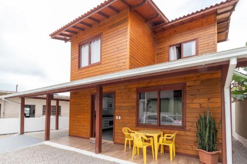 150m da Praia e a 300m do Villa Casarão WZ8850