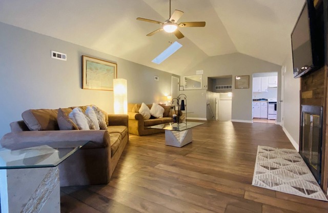 15miles to stadiums-walking distance to local bars