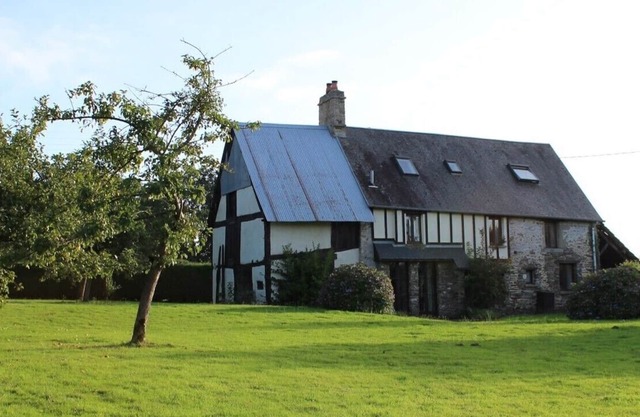 17th Century Normandy Farmhouse, *** Tastefully Renovated and family friendly