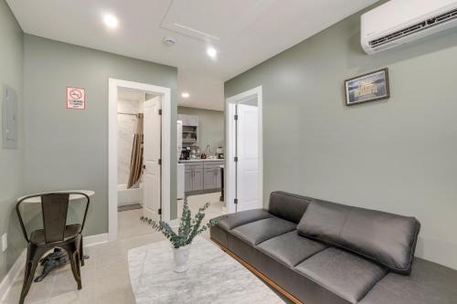 18 Mi to DC Upscale Apartment in Fort Washington!