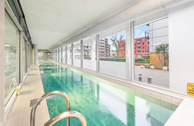 1BR-4Guests-Pool-Gym-Parking-NearGreenwich