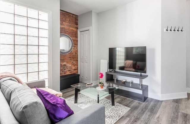 1BR Apt in Hamilton's Best Neighbourhood