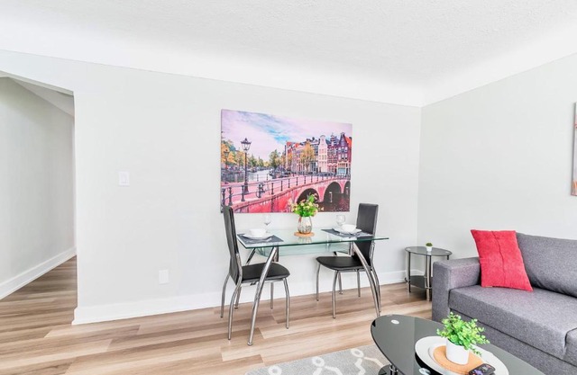 1BR Apt with King Bed & Netflix-Near Downtown