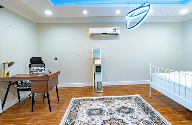 1BR I Smart Entry + Private Terrace + 65" T