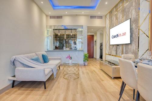 1BR Sea Breeze Getaway Balcony and Pool Access