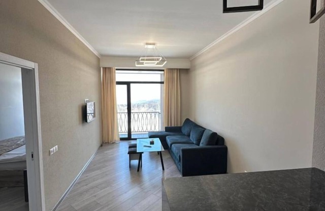 1BR w/Balcony, Pool & Sauna