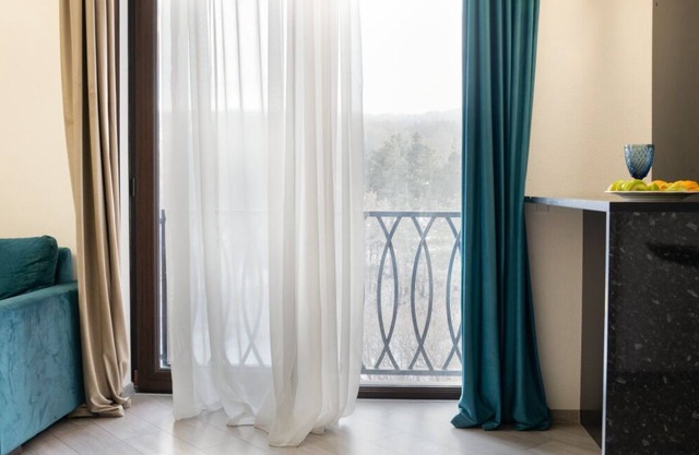 1br w/Scenic Views, Pool & Sauna