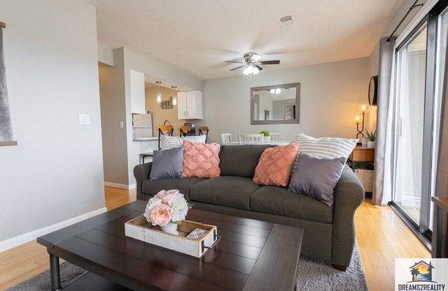 1BR WALK-IN~Pet Friendly ~ Resort Amenities ~ Fishing ~ FREE TICKETS INCLUDED! (PR42-16)