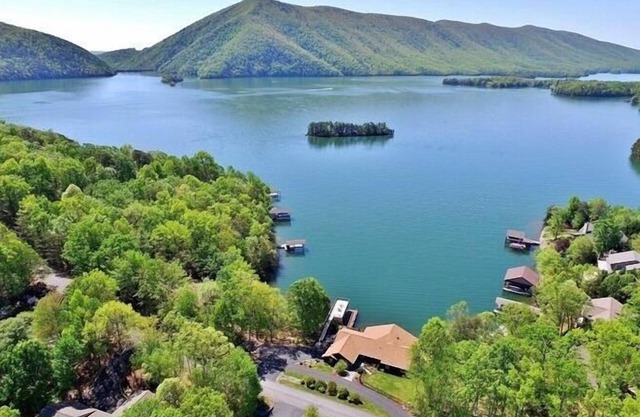 2-3 Night Minimum for ANY REMAINING DATES! Come Visit 'RendezVIEW'!